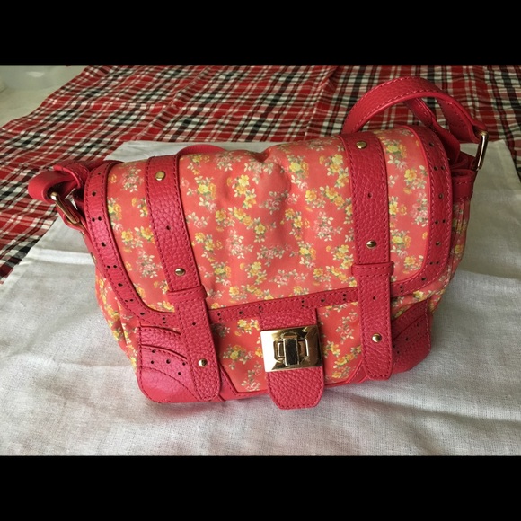 Vintage floral print leather bag “as known as de base”Japanese brand - Picture 1 of 7